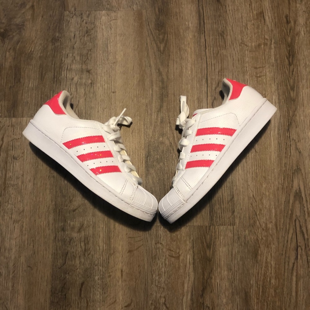 ⭐️Adidas Superstar True Pink Size 4, 5.5-6 women’s